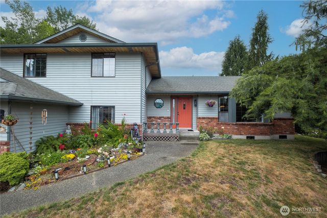 8906 10th Drive SE, Everett, WA 98208