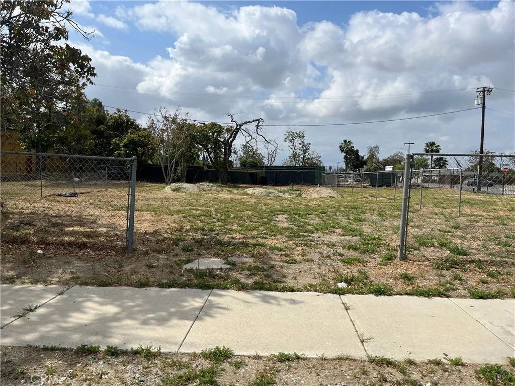 736 E California, Ontario, CA 91761