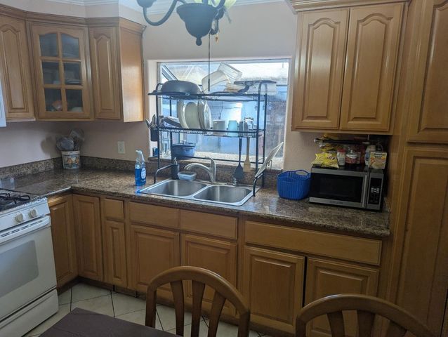 521 Santa Ana Avenue, San Jose, CA 95112
