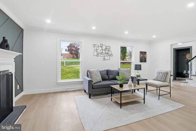 420 OAKLAND DR, Downingtown, PA 19335