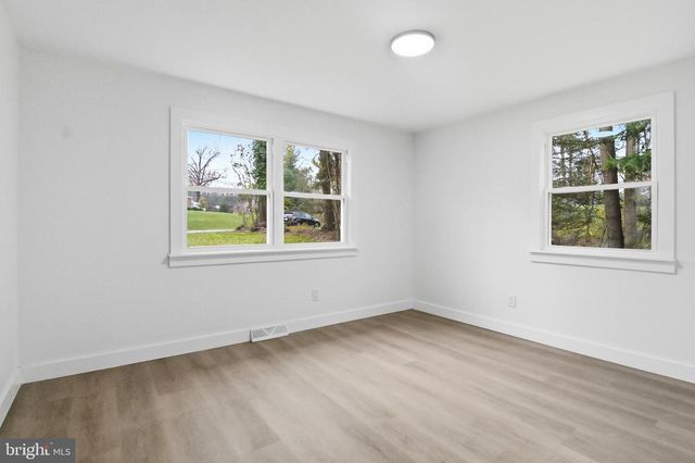 420 OAKLAND DR, Downingtown, PA 19335