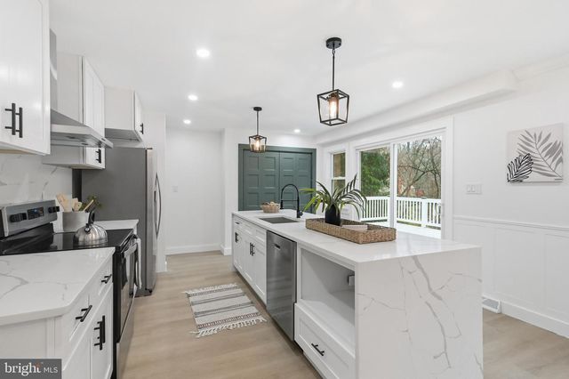 420 OAKLAND DR, Downingtown, PA 19335