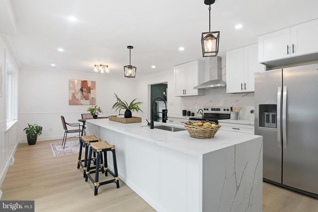 420 OAKLAND DR, Downingtown, PA 19335