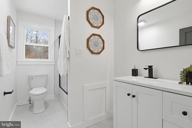 420 OAKLAND DR, Downingtown, PA 19335