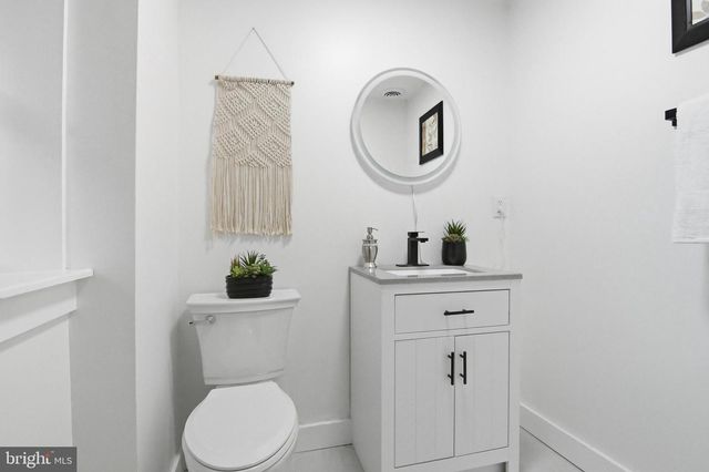 420 OAKLAND DR, Downingtown, PA 19335