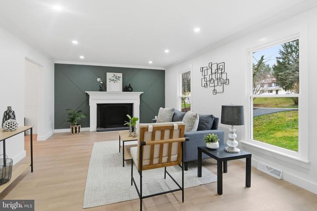 420 OAKLAND DR, Downingtown, PA 19335