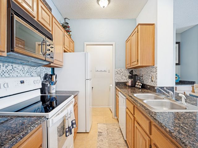2164 Tanglewood Boulevard A306, Pottsboro, TX 75076