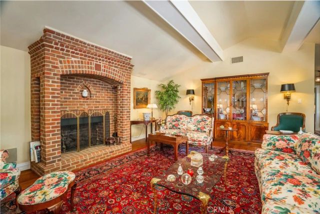 17420 Rancho, Encino, CA 91316