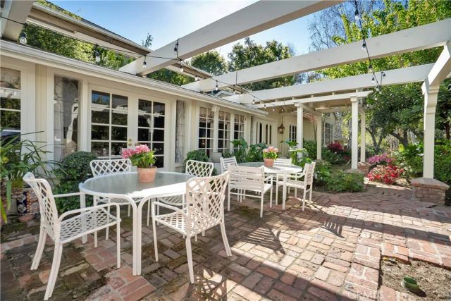 17420 Rancho, Encino, CA 91316