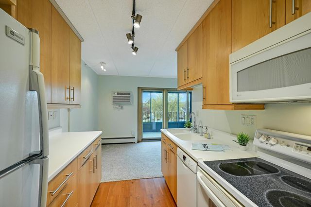 334 Cherokee Avenue 407, Saint Paul, MN 55107