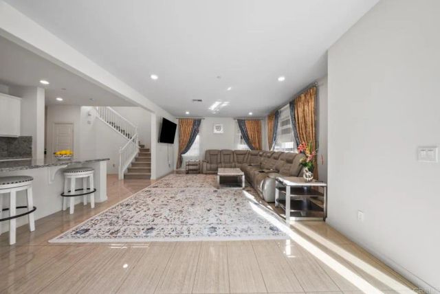 1251 S Magnolia Avenue, El Cajon, CA 92020