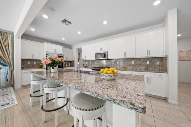 1251 S Magnolia Avenue, El Cajon, CA 92020