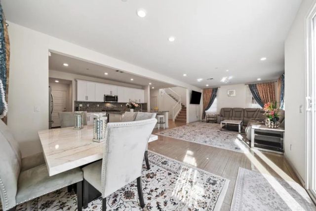 1251 S Magnolia Avenue, El Cajon, CA 92020