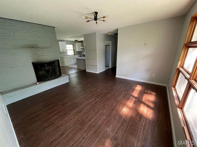 2131 Hill Crest Drive, Highland, IL 62249