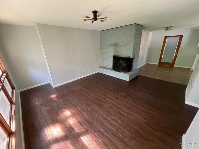 2131 Hill Crest Drive, Highland, IL 62249