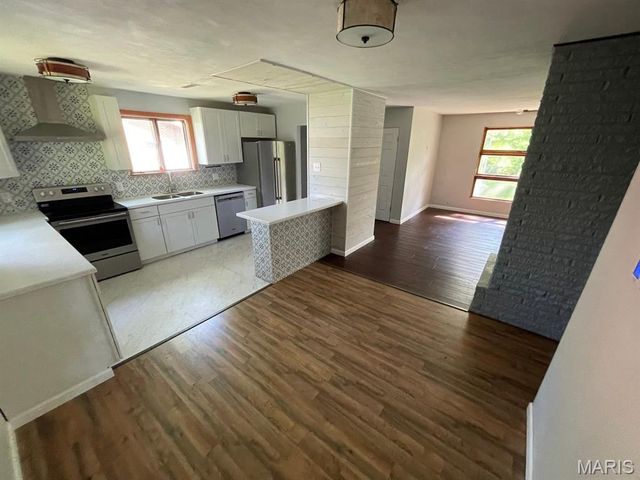 2131 Hill Crest Drive, Highland, IL 62249