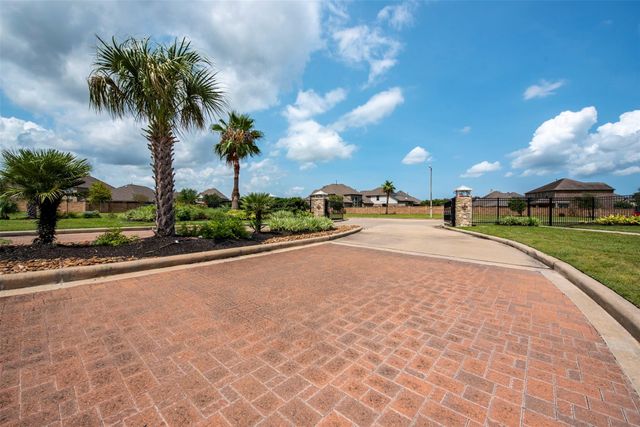 2817 Cumberland Drive, Texas City, TX 77568