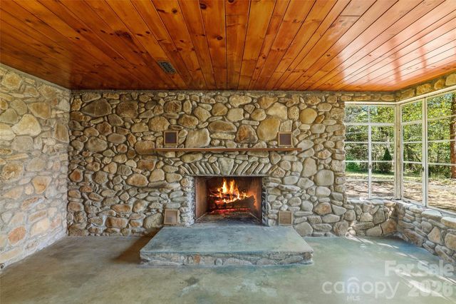 112 Candler School Road, Candler, NC 28715
