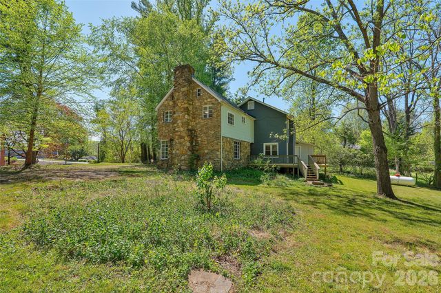 112 Candler School Road, Candler, NC 28715
