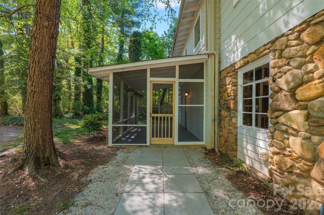112 Candler School Road, Candler, NC 28715