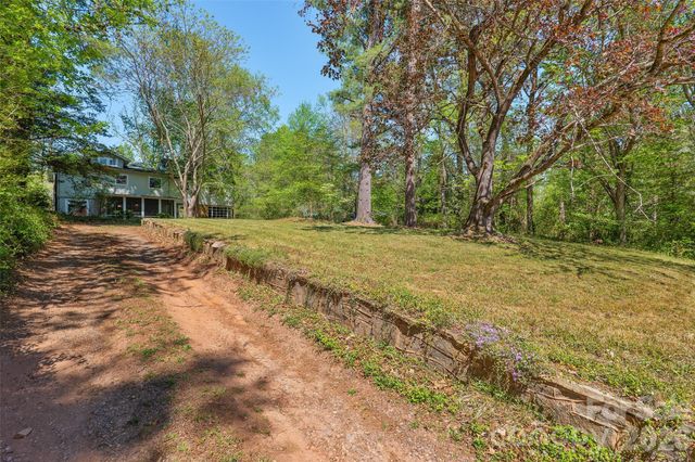 112 Candler School Road, Candler, NC 28715