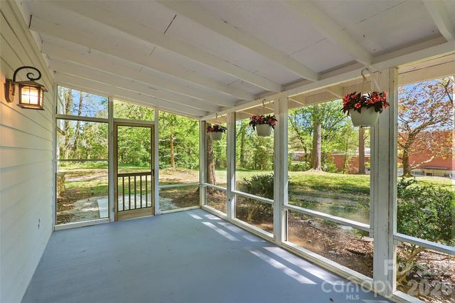 112 Candler School Road, Candler, NC 28715