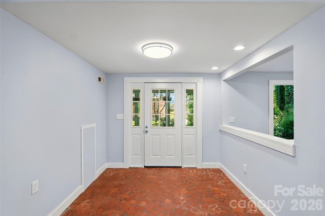 112 Candler School Road, Candler, NC 28715
