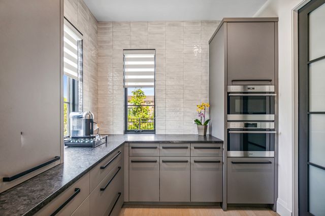 411 Woodland Court, Glenview, IL 60025