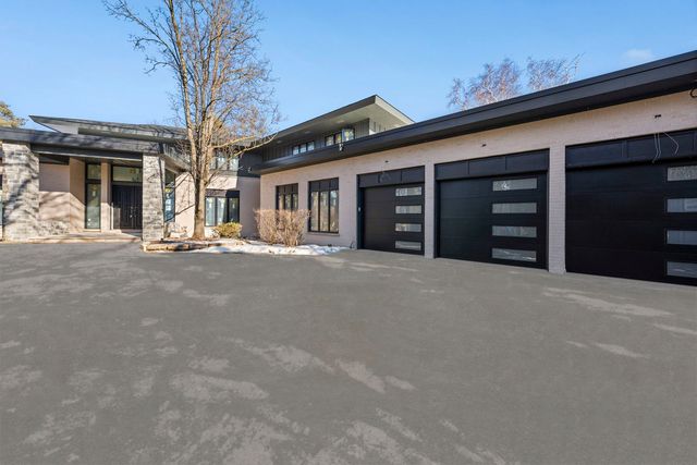 411 Woodland Court, Glenview, IL 60025