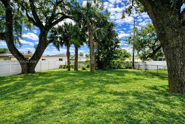 2840 NW 8th St, Fort Lauderdale, FL 33311