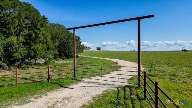 555 and 559 Bylerpool Road, Kingsbury, TX 78638