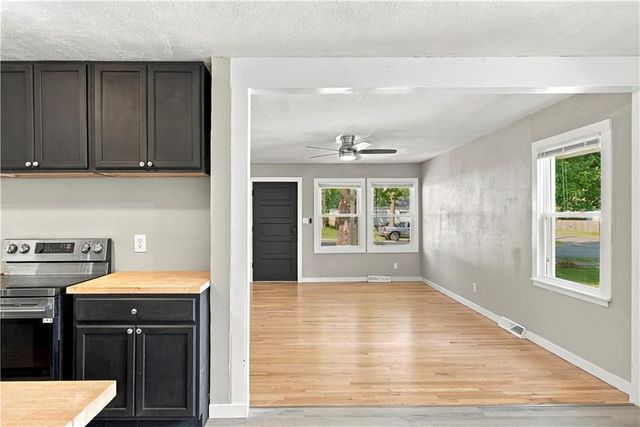 1615 N Dodgion Avenue, Independence, MO 64050
