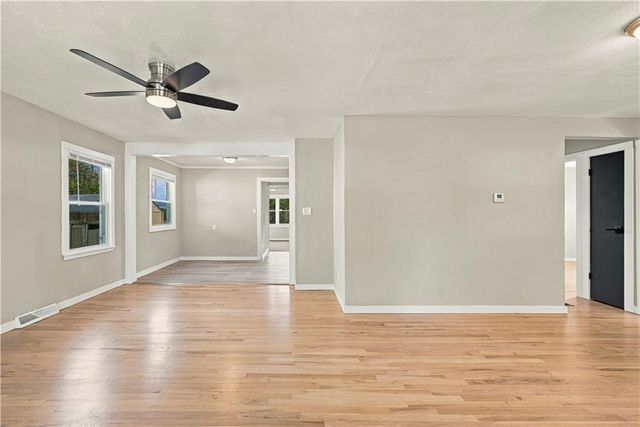 1615 N Dodgion Avenue, Independence, MO 64050
