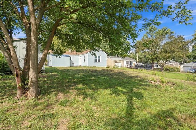 1615 N Dodgion Avenue, Independence, MO 64050