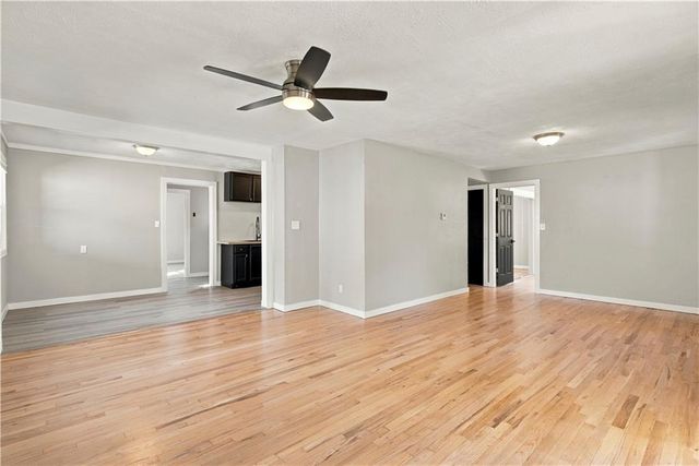 1615 N Dodgion Avenue, Independence, MO 64050