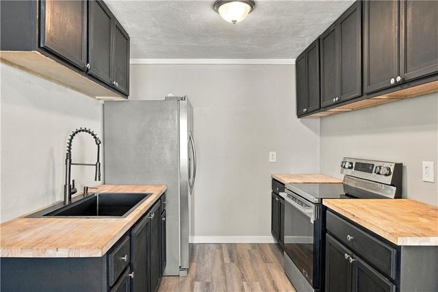 1615 N Dodgion Avenue, Independence, MO 64050