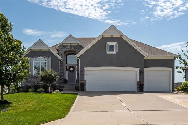 6627 McCormick Drive, Shawnee, KS 66226