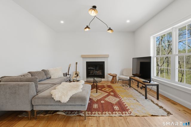 218 Quaker Farms Road, Oxford, CT 06478
