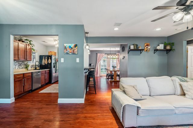 2623 Freebridge Street, Redding, CA 96001