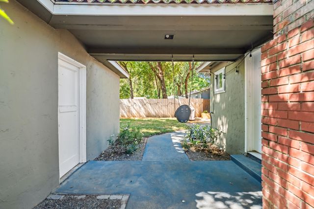 2623 Freebridge Street, Redding, CA 96001