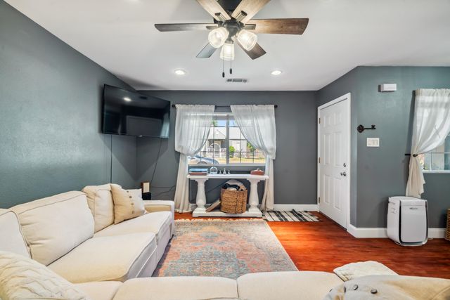 2623 Freebridge Street, Redding, CA 96001