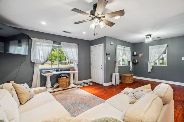 2623 Freebridge Street, Redding, CA 96001