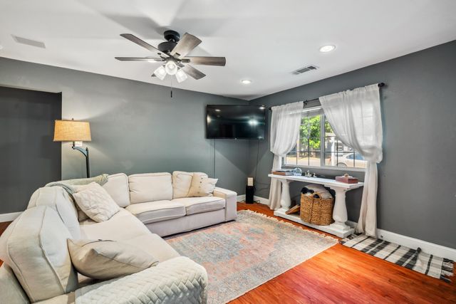 2623 Freebridge Street, Redding, CA 96001