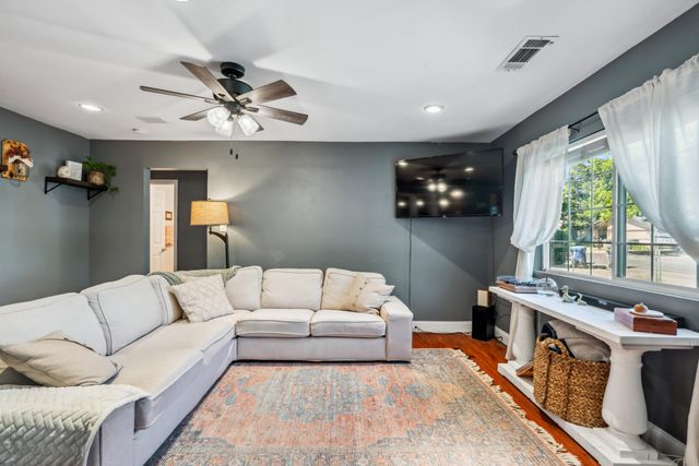 2623 Freebridge Street, Redding, CA 96001
