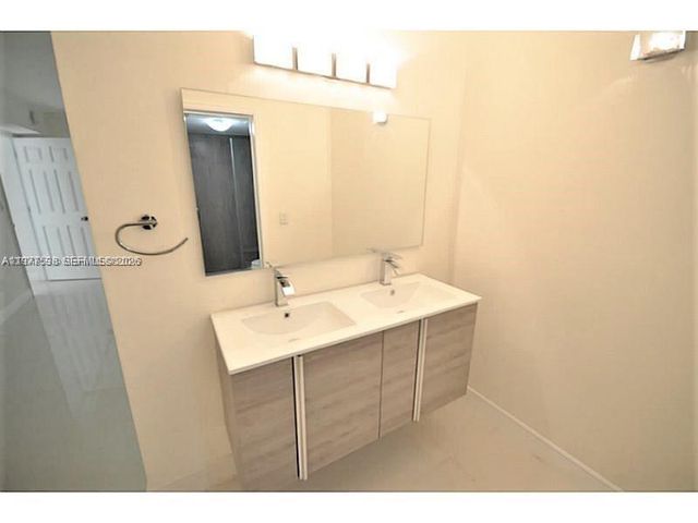 3571 Magellan Cir 341-4, Aventura, FL 33180