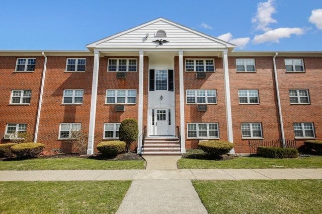 8 Old Colony 10, Arlington, MA 02476