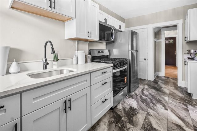 2254 S Braddock Ave, Swissvale, PA 15218