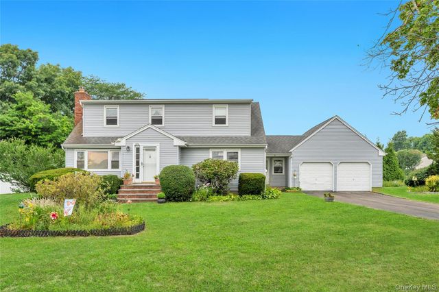 274 Johnson Avenue, Sayville, NY 11782