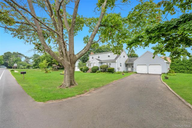 274 Johnson Avenue, Sayville, NY 11782