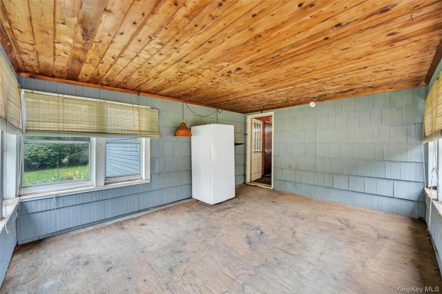 274 Johnson Avenue, Sayville, NY 11782